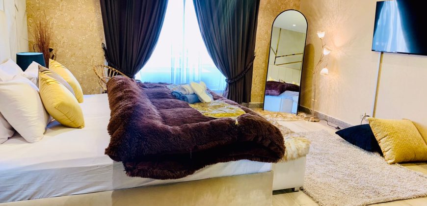Royal By 2nd Home